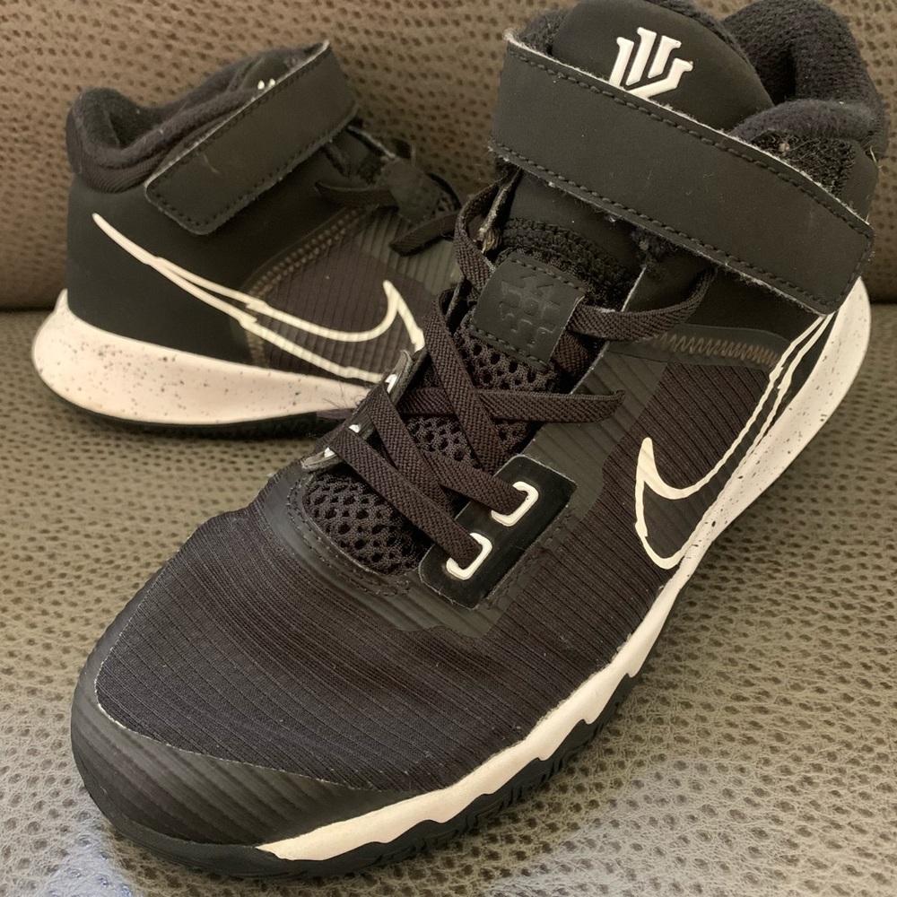 Nike Youth Boys basketball 2.5